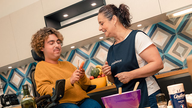 Aide au repas à domicile pour personne âgée