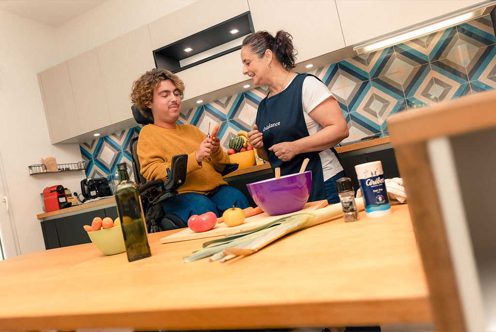 Aide au repas à domicile pour personne âgée