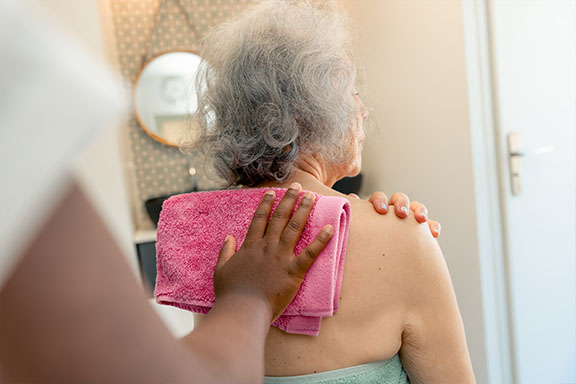 Aide technique à domicile pour personne âgée