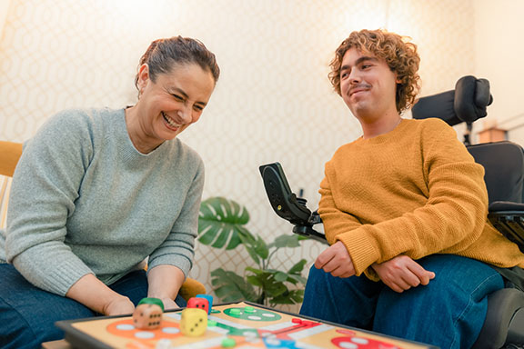 Aide relationnelle et sociale à domicile pour personne âgée